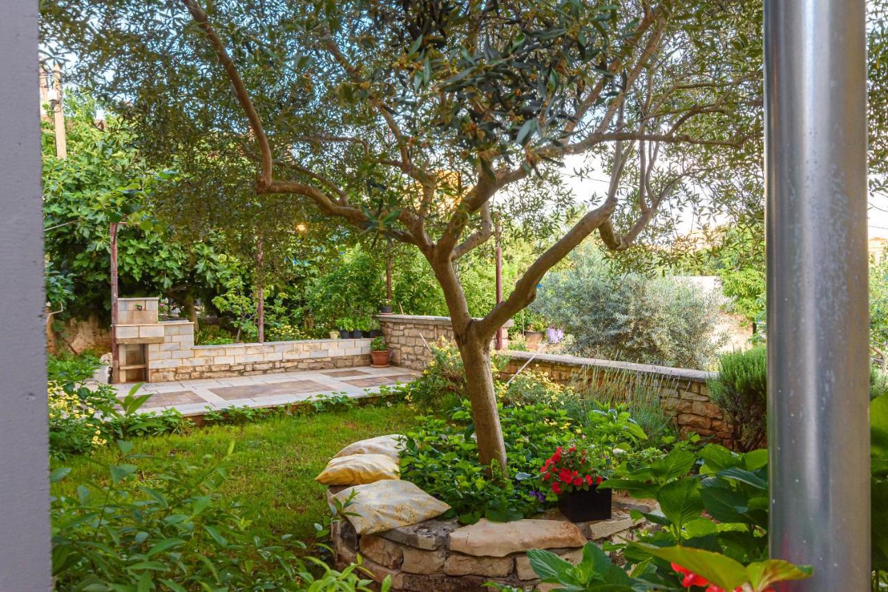 Apartment Macan, Beautiful Green Oasis Pula Exterior foto